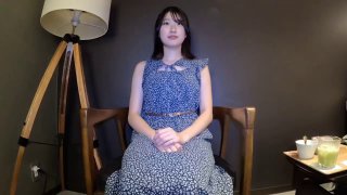广东嫩模三美同床，全程露脸制服诱惑，在狼友的指挥下脱光，揉奶玩逼舔奶子，道具抽插姐妹骚穴浪叫呻吟不止